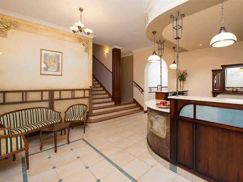 Hotell Sedan - Destigo 3*