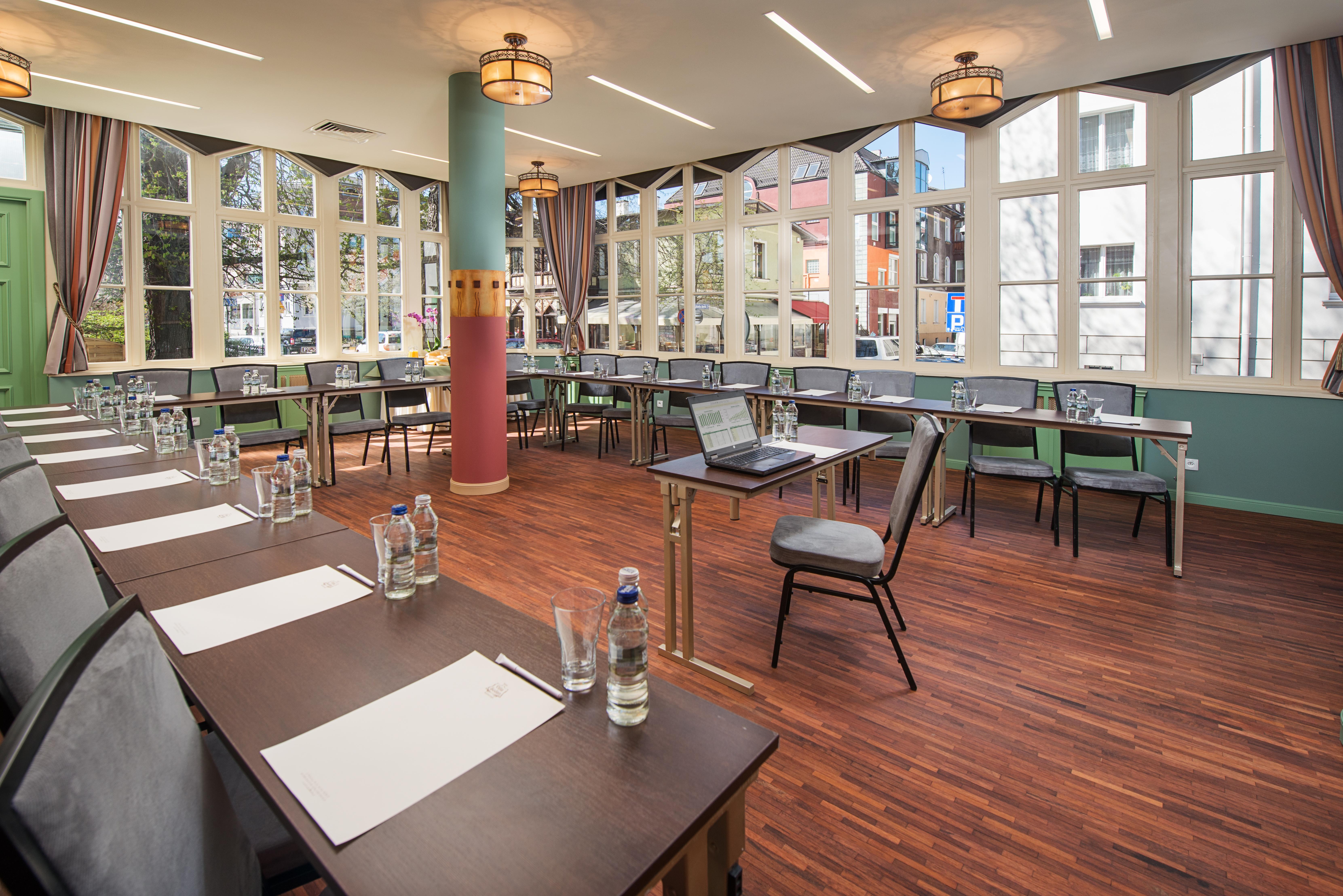 Sedan - Destigo Hotell Sopot